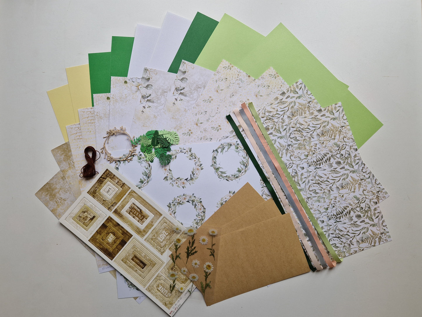 Scrap Box Club - Golden Memories - Memories and Photos