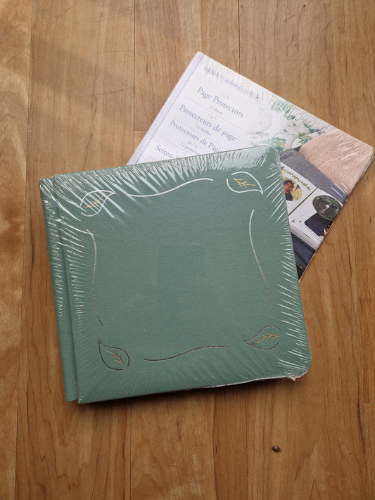 CM 7x7 Book cloth Album Sage green with 1 set pages and page protectors - Memories and Photos