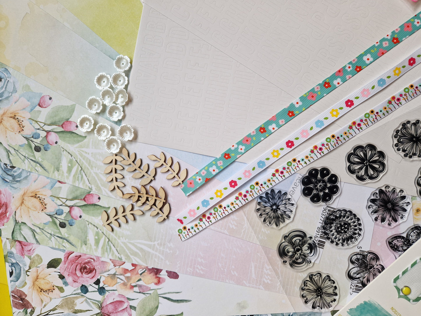 Scrap Box Club - 'Love notes' - Memories and Photos