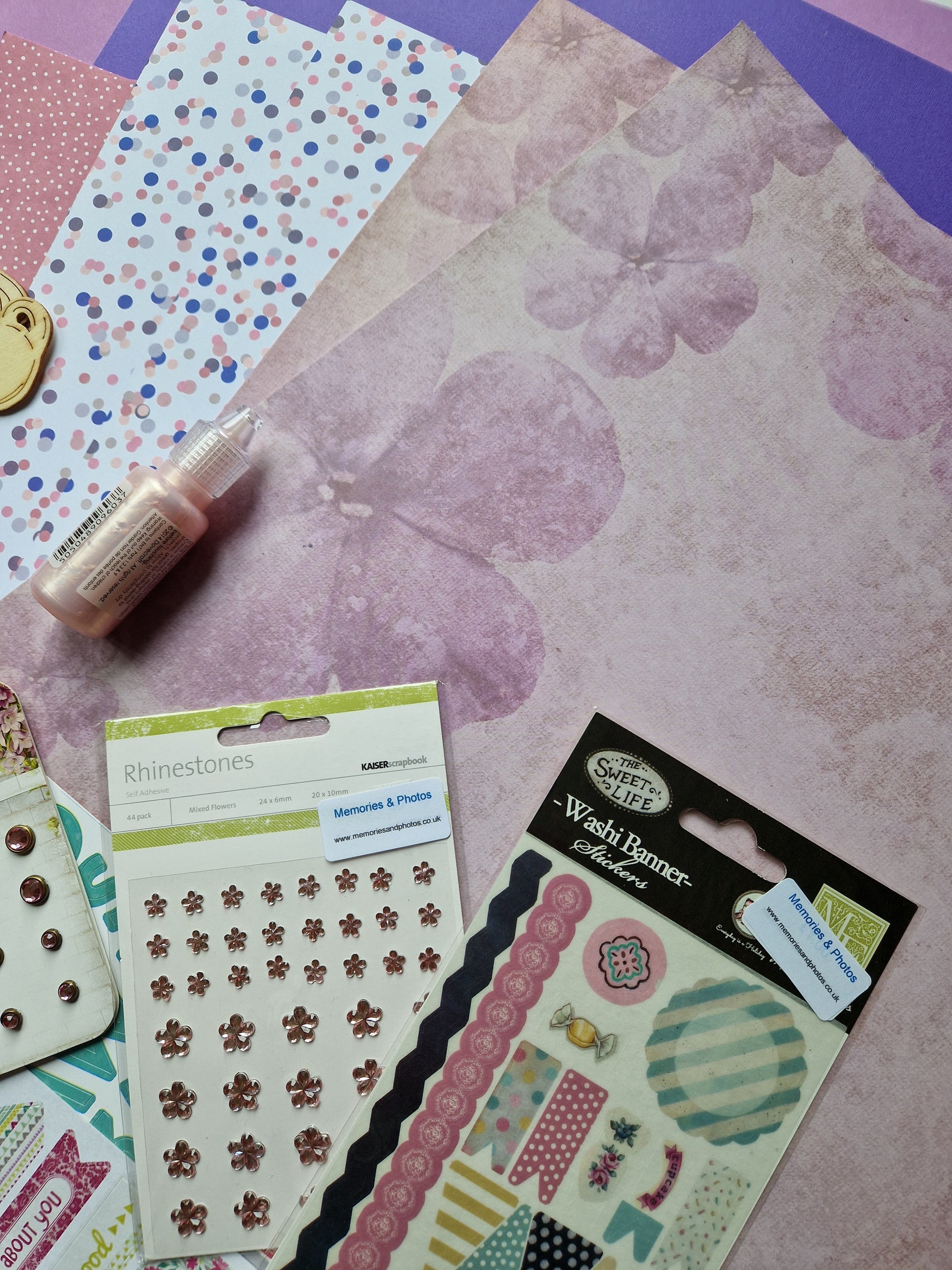 Scrap Box Club - November 2022 - Memories and Photos